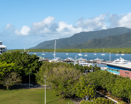 Discover the Tropical Paradise: A Guide to Cairns, Australia